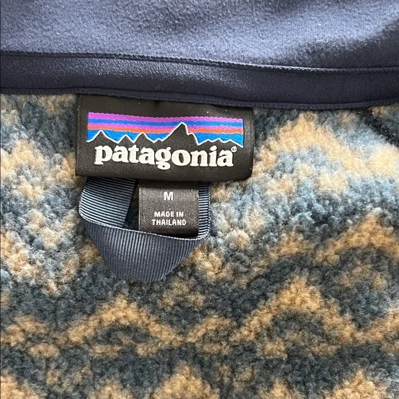 Patagonia Navy and Tan Patterned Half-Zip Fleece Pullover - Picture 5 of 5